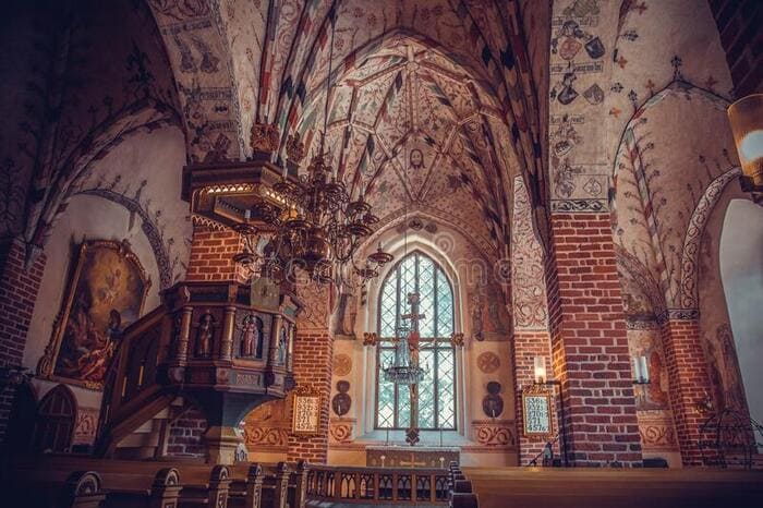 Bên trong nhà thờ Porvoo với kiến trúc Gothic