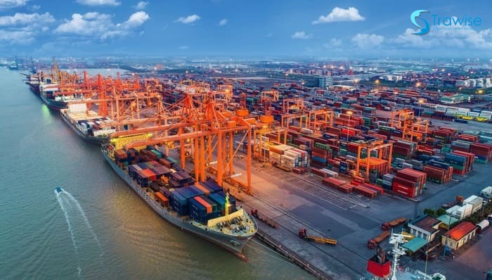 Một cảng biển lớn tại Hoa Kỳ cho thấy sự phát triển của lĩnh vực logistics